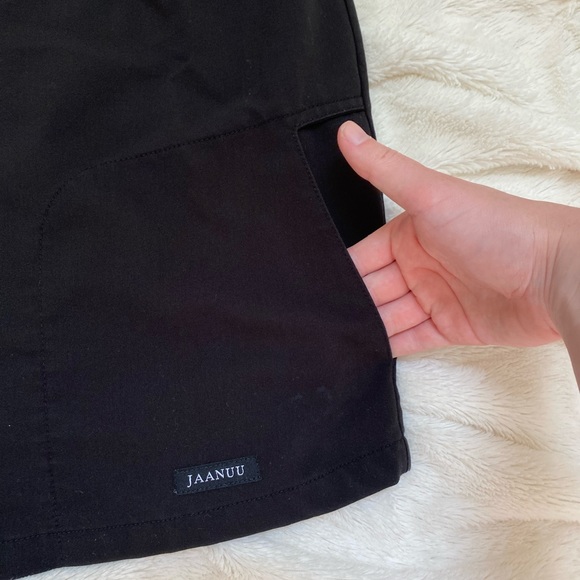 Jaanuu sleeveless scrub top black Sz M nurse apparel - Picture 4 of 5